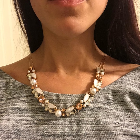 •SOLD• Gorgeous Statement Necklace+Earring Set - Picture 4 of 4